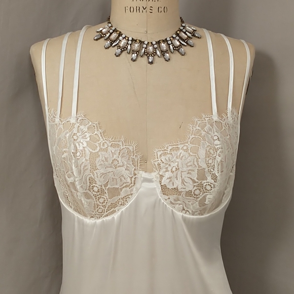 Sexy White Negligie Lace & Satin Nightgown Long Lg - Picture 3 of 10